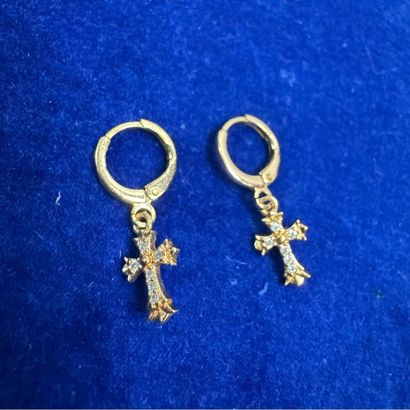 Catholic cross earring - Picture 1 of 1